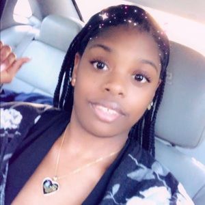 Meet your Posher, Chelle